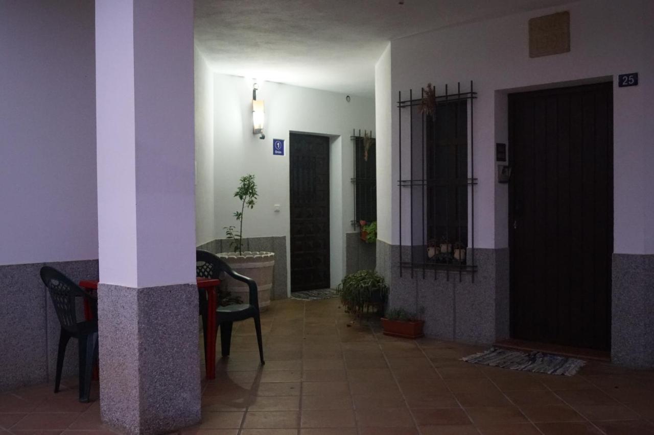 Apartamentos Estrellas De Monfraguee Torrejon el Rubio Exterior photo